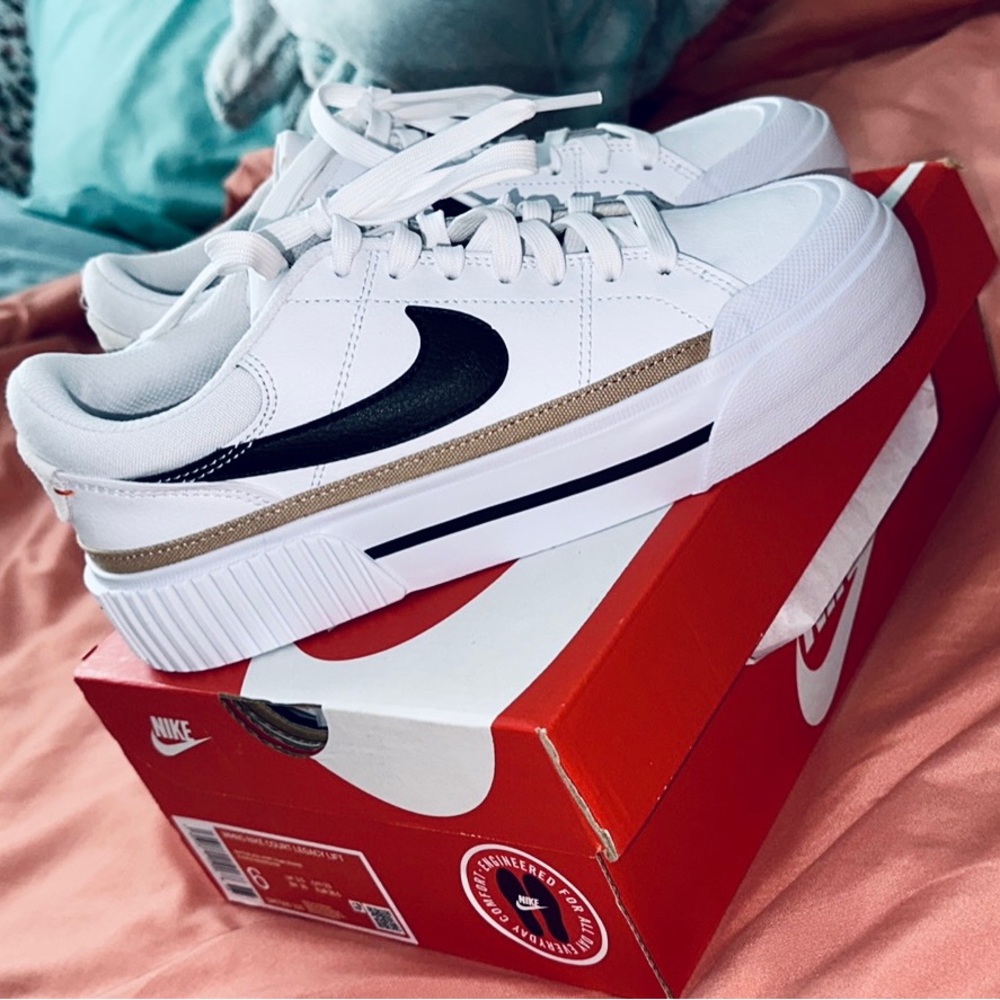 NIKE COURT LEGACY LIFT